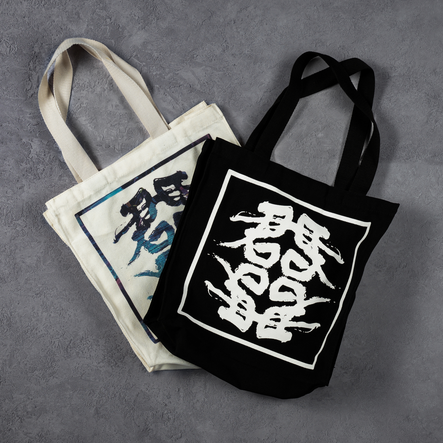 CANVAS. TOTE