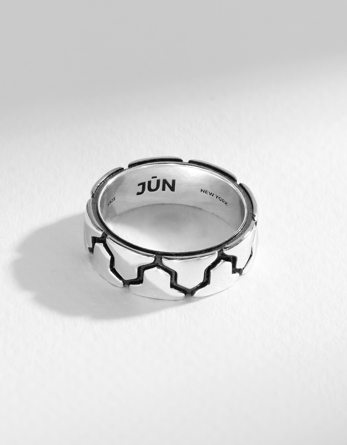 TRACE. RING