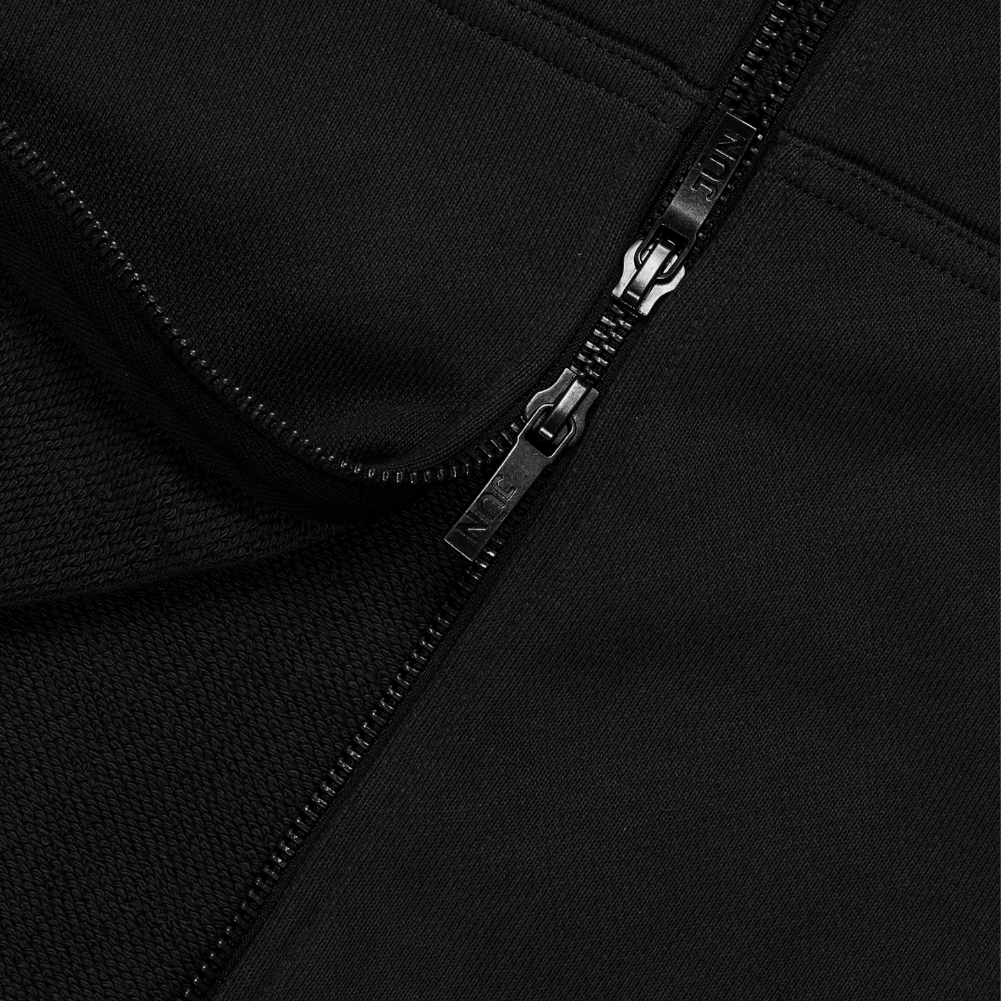 DAWN. ZIP UP - Black