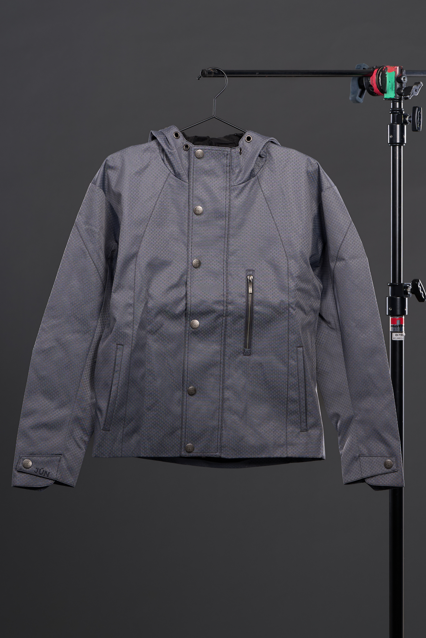 NOVA. JKT