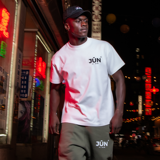 INSIGNIA. TEE