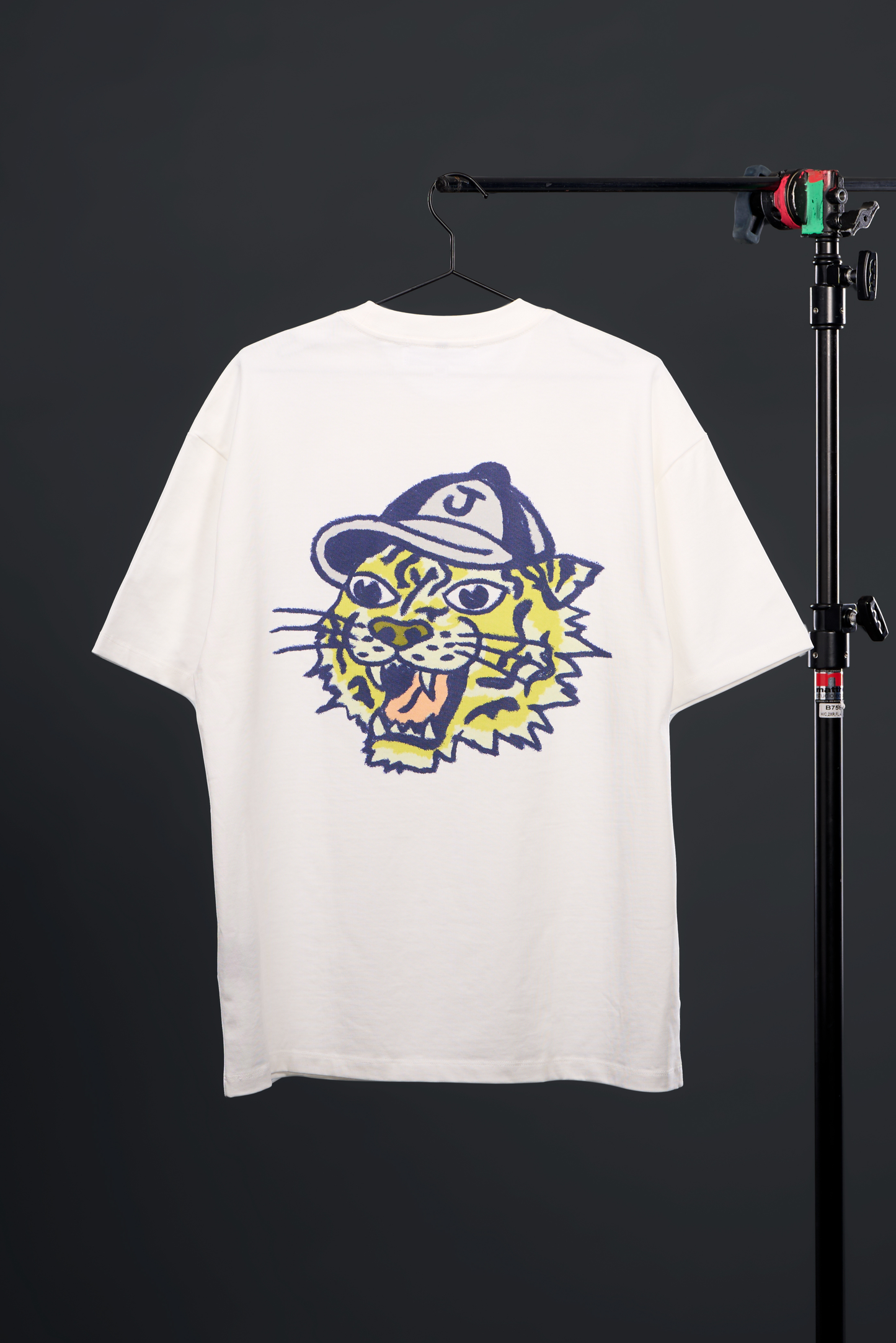 JŪN TIGER. TEE