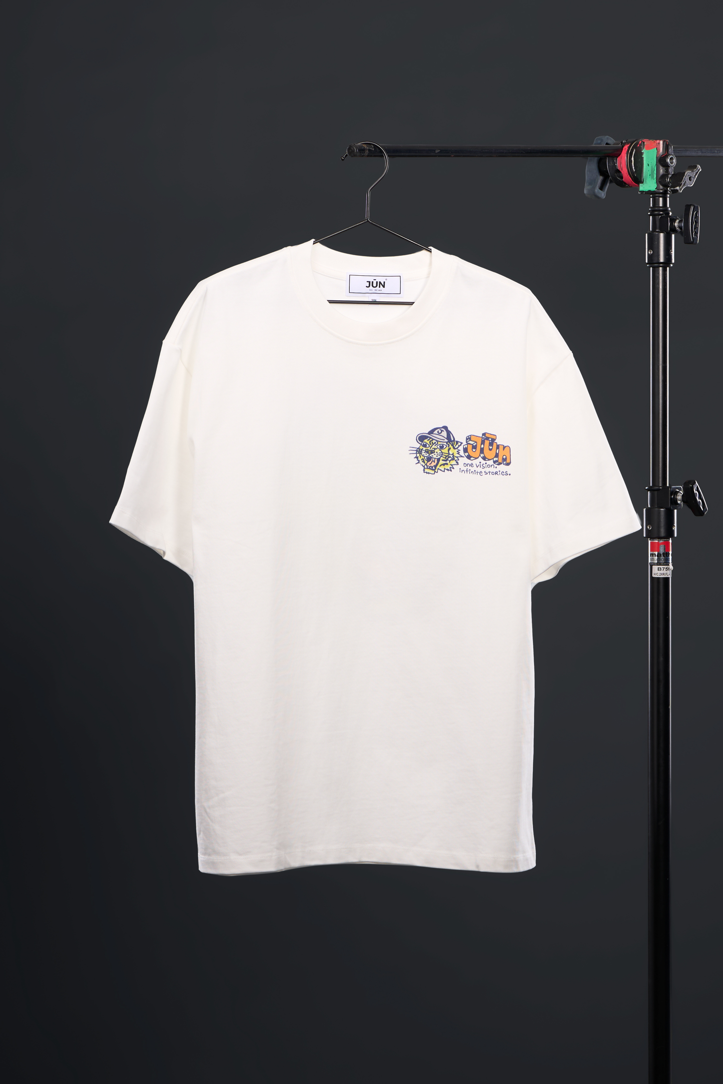 JŪN TIGER. TEE